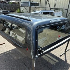 LEER 100R Mile High Deluxe Topper - Toyota Tacoma - Image 2