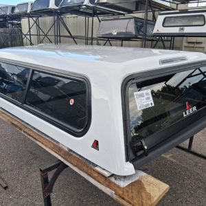 LEER 100R Mile High Deluxe Topper - Toyota Tacoma - Image 2