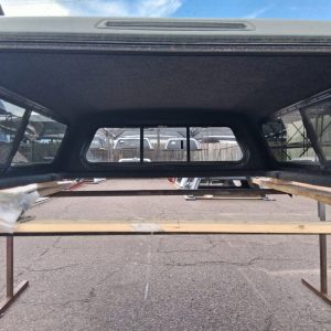 LEER 100R Mile High Deluxe Topper - Toyota Tacoma - Image 5