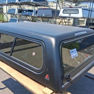 LEER 100R Mile High Deluxe Topper - Toyota Tacoma - Image 2