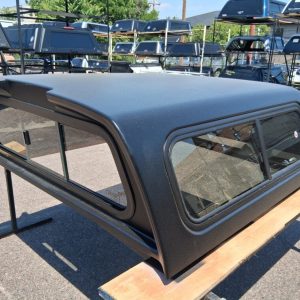 LEER 100R Mile High Deluxe Topper - Toyota Tacoma - Image 3