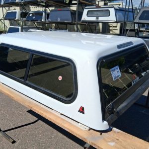 LEER 100R Mile High Deluxe Topper - Toyota Tacoma - Image 2