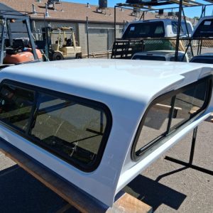 LEER 100R Mile High Deluxe Topper - Toyota Tacoma - Image 4