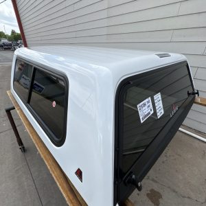 LEER 100R Mile High Deluxe Topper - Toyota Tundra - Image 2